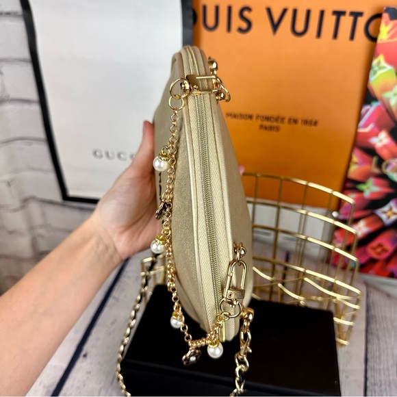 CHANEL gold metallic crossbody pouch CUSTOM with chain and bag charm - Picture 8 of 12